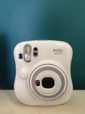 A picture of Instax Mini 25 White