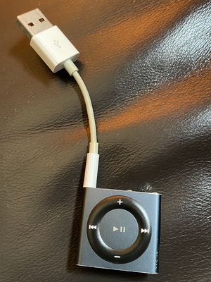 A picture of Ipod Shuffle 4th Gen
